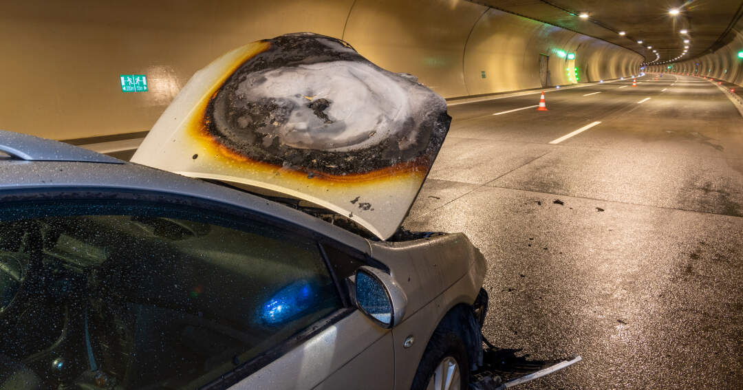 Pkw brannte in S10-Tunnel: Asfinag-Mitarbeiter brachte Lenker in Sicherheit