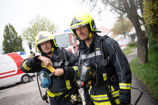 Feuerwehr rettet Person und Tiere bei Wohnhausbrand FOKE_2019100913174044_022.jpg