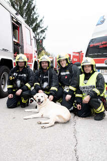 Feuerwehr rettet Person und Tiere bei Wohnhausbrand FOKE_2019100914044091_004.jpg