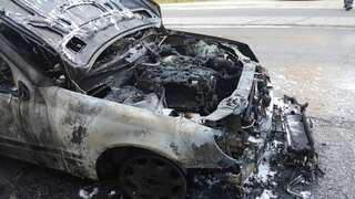 Fahrzeug brannte komplett aus 73084701_825781457819845_3339086882205073408_o.jpg