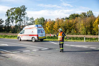 Verkehrsunfall in Kreuzungsbereich auf B129 in Hinzenbach BAYER_AB1_8616.jpg