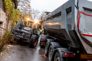 Verkehrsunfall zwischen Traktor und LKW FOKE_2019102816126793_002-Bearbeitet.jpg