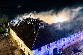 Großbrand eines landwirtschaftlichen Gebäudes in Steinerkirchen FOKE_2019103102420341_033.jpg