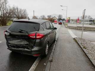 Verkehrsunfall an der B 144 in Laakirchen IMG_20191221_095932_P.jpg