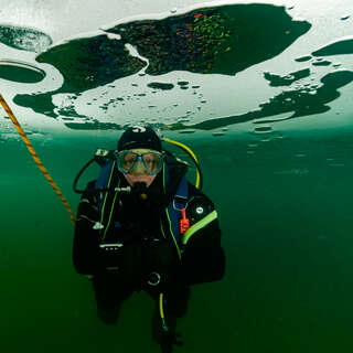 Auszeichnung für Unterwasserfoto "Schlittenfahrt unter Eis" FOKE_20200104121000017_017.jpg