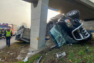 Schwerer Verkehrsunfall mit Geländewagen auf der B139 FOKE_2020011714486364_019.jpg