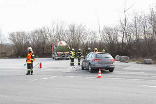 Aufräumarbeiten nach Verkehrsunfall auf der B122 Foke_KM_2020-02-06-08.jpg