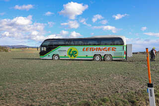 Bus von Windböe erfasst und von Fahrbahn abgekommen JODTS_2020021014092124_001.jpg