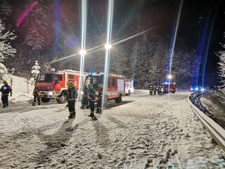Feuerwehreinsatz: LKW ohne Schneeketten am Pyhrnpass FOKE_2020022620252950_010.jpg