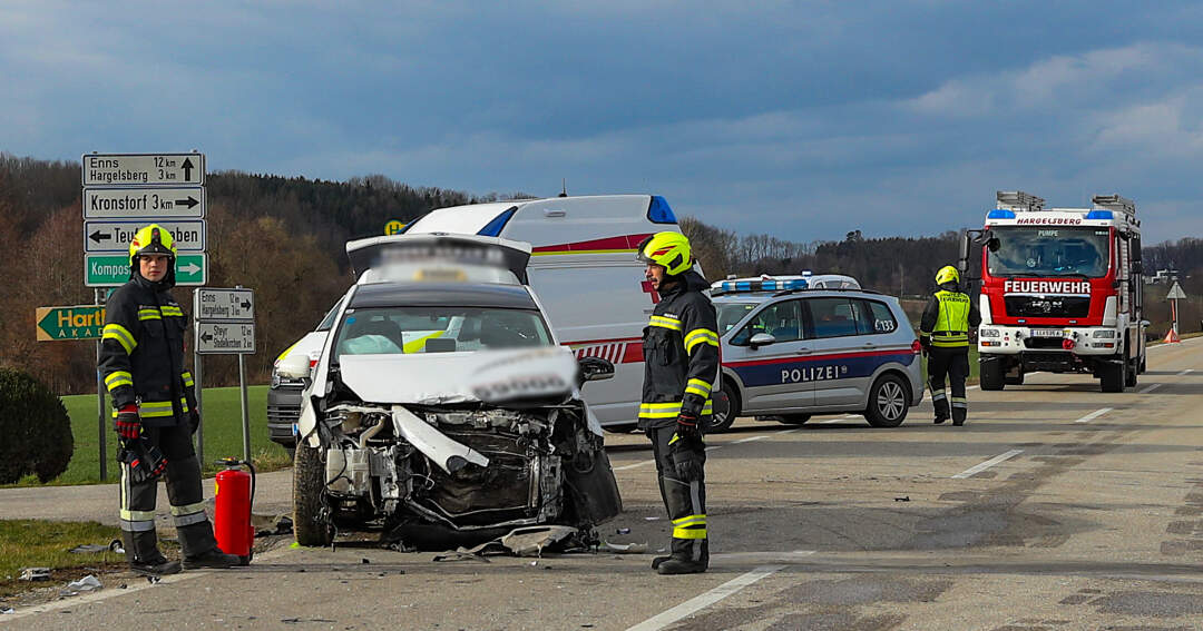 Titelbild: Verkehrsunfall zwischen Stadlkirchen und Hargelsberg