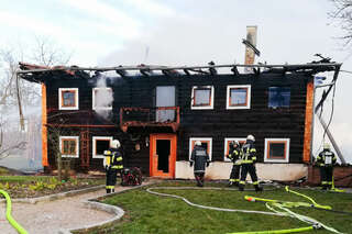 Brand eines Holzhauses - SOKO Donau-Drehort brannte nieder 6DEB9A14-C90B-4EB0-B5A5-7A305A204ABF.jpeg