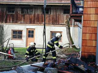 Brand eines Holzhauses - SOKO Donau-Drehort brannte nieder AD67CD7F-90FF-4DE6-9B6F-28B0173C5368.jpeg