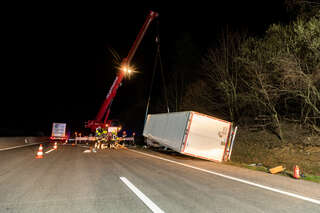 Unfall mit LKW auf der West Autobahn FOKE_2020031603513959_100.jpg