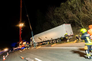 Unfall mit LKW auf der West Autobahn FOKE_2020031604073970_111.jpg