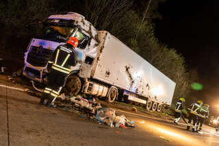 Unfall mit LKW auf der West Autobahn FOKE_2020031604083977_118-Bearbeitet.jpg