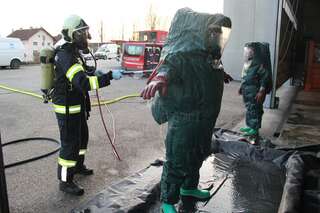 300 Liter verdünnte Salpetersäure ausgetreten - Unternehmen sicherheitshalber evakuiert 6.jpg