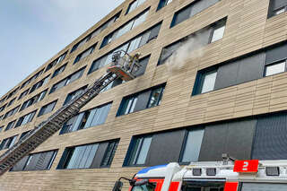 Brand in Linzer Wohnhaus - Frau sprang aus Fenster WOLK_20200326_085726.jpg