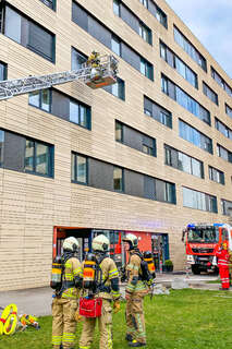 Brand in Linzer Wohnhaus - Frau sprang aus Fenster WOLK_20200326_085906.jpg