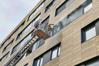 Brand in Linzer Wohnhaus - Frau sprang aus Fenster WOLK_20200326_085945.jpg