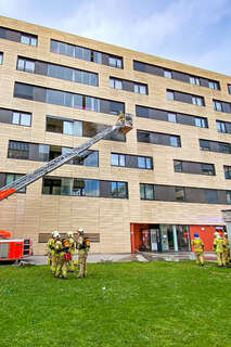 Brand in Linzer Wohnhaus - Frau sprang aus Fenster WOLK_20200326_085955.jpg