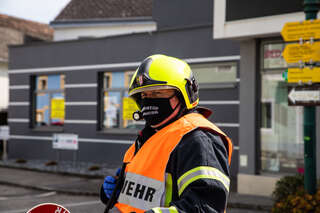 Ölspur beschäftigt die Feuerwehr Schwertberg FFSCHWERTBERG_FOBRA_20200415_7.jpg
