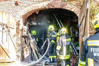 Brand eines landwirtschaftlichen Gebäudes - Bezirk Vöcklabruck FOKE_2020042309101254_088.jpg