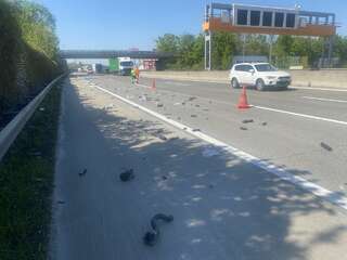 Verkehrsunfall auf der A1 – LKW prallte gegen Brückenpfeiler photo_2020-04-23_14-21-071.jpg