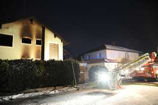 Drei Tote bei Wohnhausbrand in Traun wohnhausbrand-02.jpg