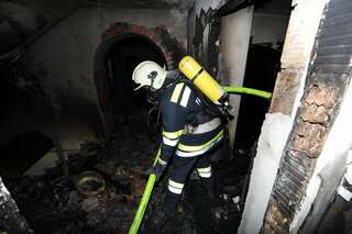 Drei Tote bei Wohnhausbrand in Traun wohnhausbrand-09.jpg