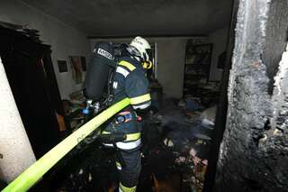 Drei Tote bei Wohnhausbrand in Traun wohnhausbrand-12a.jpg