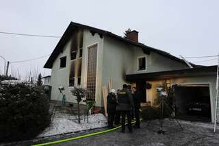 Drei Tote bei Wohnhausbrand in Traun wohnhausbrand-33a.jpg