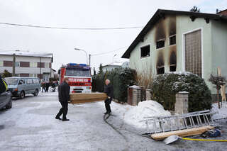 Drei Tote bei Wohnhausbrand in Traun wohnhausbrand-55.jpg