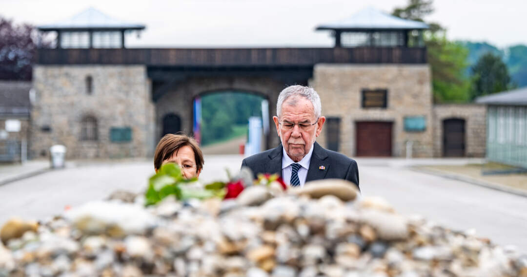Gedenktag: Bundespräsident bei Kranzniederlegung in Mauthausen