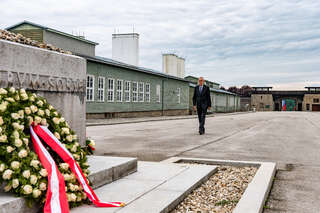 Gedenktag: Bundespräsident bei Kranzniederlegung in Mauthausen FOKE_2020050511084499_077.jpg