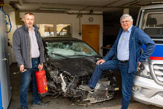Auto fing nach Unfall Feuer – Pensionist rettete Unfalllenker FOKE_2020051008370696_028.jpg
