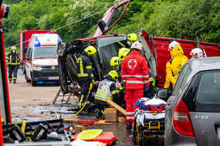 Verkehrsunfall mit mehreren Fahrzeugen in Steyr FOKE_2020051511051857_022.jpg
