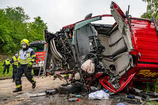 Verkehrsunfall mit mehreren Fahrzeugen in Steyr FOKE_2020051511231883_025.jpg