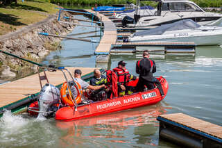 Bei Mäharbeiten in Donau gestürzt und von Feuerwehrboot gerettet BAYER_AB2_2620.jpg