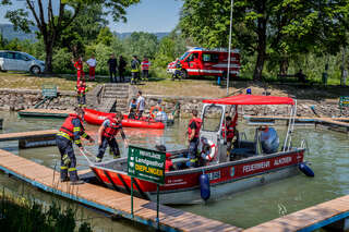 Bei Mäharbeiten in Donau gestürzt und von Feuerwehrboot gerettet BAYER_AB2_2650.jpg