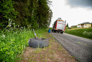 Schwerer Verkehrsunfall – Fahrzeuge wurden über Böschung geschleudert GAISBAUER_20200528_20.jpg