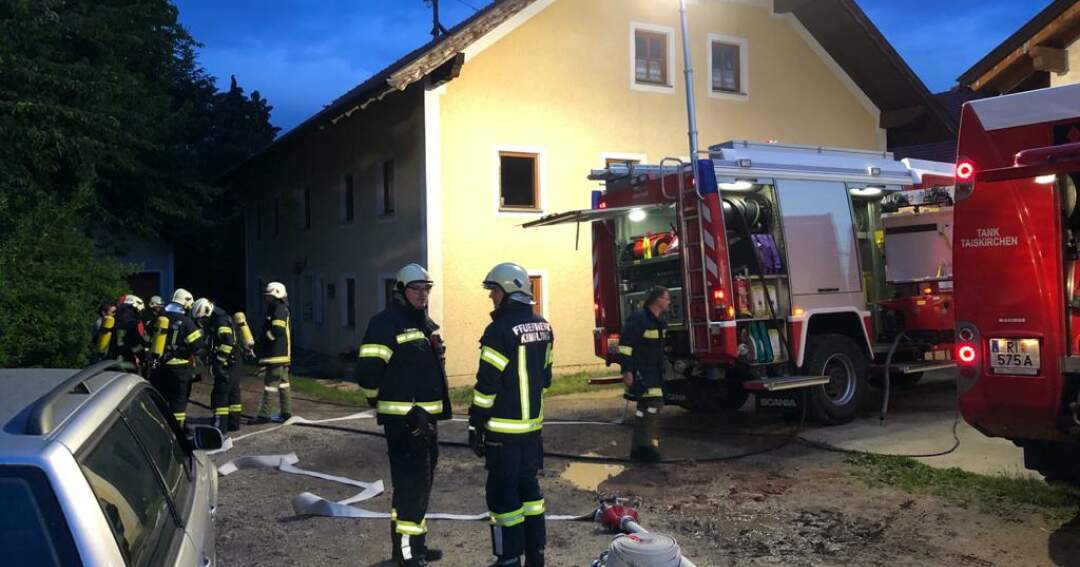 Titelbild: Zimmerbrand in Dorf an der Pram