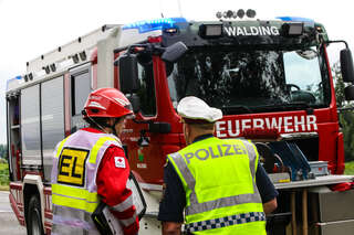 Großaufgebot von Rettungskräften nach schwerem Verkehrsunfall im Einsatz KASTNER_20200620_12.jpg
