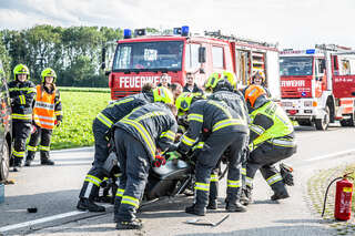 Motorradlenker nach Kreuzungscrash in Krankenhaus geflogen BAYER_AB2_3019.jpg