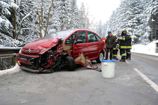 Hoher Sachschaden bei Verkehrsunfall verkehrsunfall-001.jpg