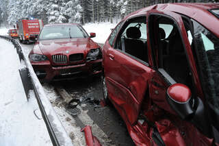 Hoher Sachschaden bei Verkehrsunfall verkehrsunfall-004.jpg