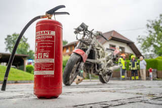 Motorrad geriet bei Reparaturarbeiten in Brand FOKE_2020071118396934_012.jpg