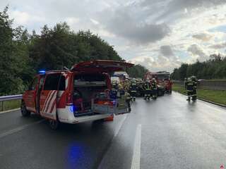 Verkehrsunfall auf der Autobahn bei Thalgau FaRi Mondsee E200701659_03.jpg