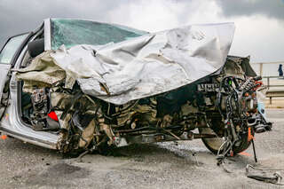 Sieben Verletzte nach Crash auf der Neufeldnerbrücke KASTNER_2020071715369115_008.jpg