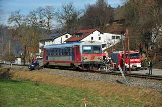 Auto krachte an Bahnübergang in Zug: Autofahrerin (31) tot zugunfall-001.jpg