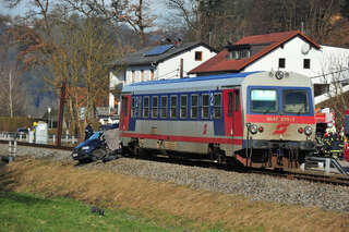 Auto krachte an Bahnübergang in Zug: Autofahrerin (31) tot zugunfall-002.jpg